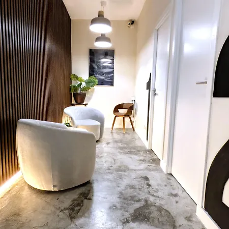 ゲストハウス Lisbon Studios 3*
