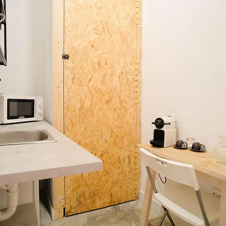 Lisbon Studios Pensionat 3*